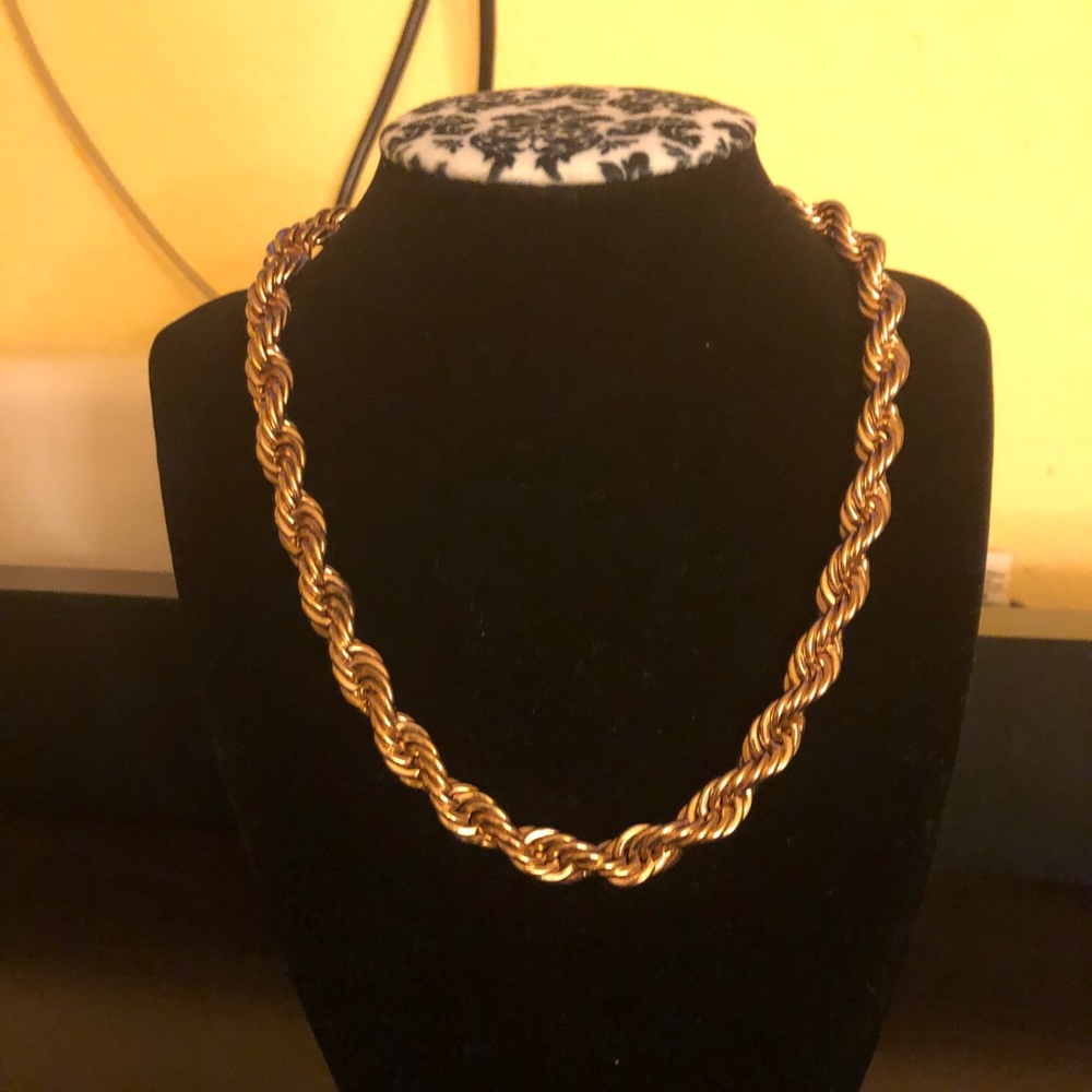 Gold chain necklace
